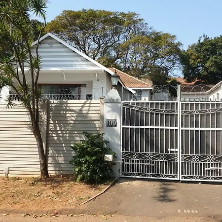 100 On Girvan Durban Exterior foto